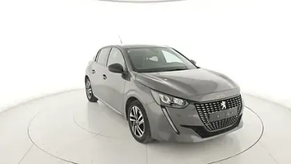 Usata Peugeot 208 Allure 101 CV (74 kW) 2023 Argento Utilitaria