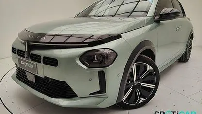 Usata Lancia Ypsilon 110 CV (80 kW) 2025 Argento Utilitaria