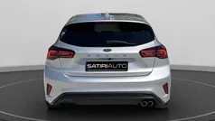 Argento metallizzato Usata 2024 Ford Focus ST-Line Tre volumi | 22.500 € (Buon prezzo)