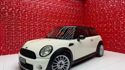 Usata Mini Cooper D 112 CV (82 kW) 2013 Beige Utilitaria