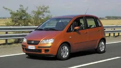 Argento Usata 2011 Fiat Idea Emotion Monovolume | 3900 € (Buon prezzo)