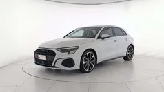 Bianco ghiacciaio metallizzato Usata 2023 Audi A3 S-Line Tre volumi | 36.800 € (Buon prezzo)