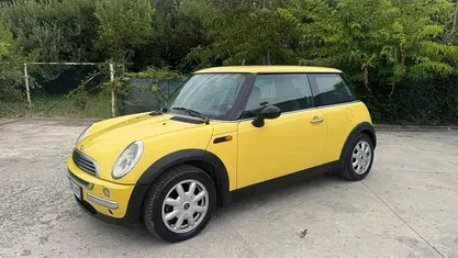 Giallo Usata 2002 Mini ONE Due volumi | 2000 € (Buon prezzo)