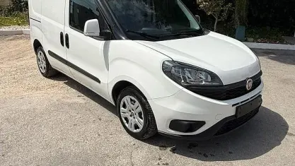 Usata Fiat Doblò Lounge 95 CV (69 kW) 2019 Bianco Monovolume