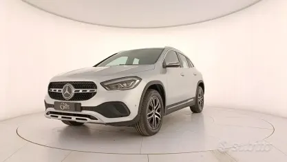 Usata Mercedes GLA180 Business 116 CV (85 kW) 2021 Grigio SUV