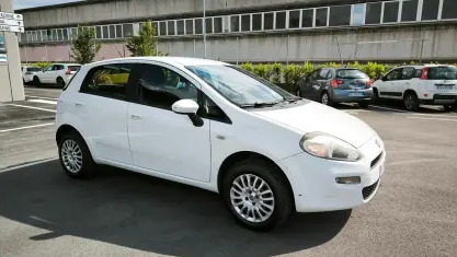 Usata Fiat Punto 77 CV (56 kW) 2013 Bianco Utilitaria
