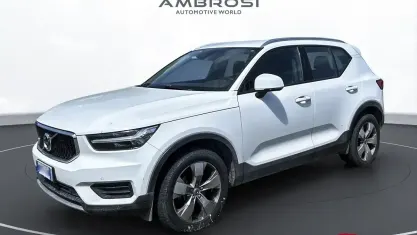 Usata Volvo XC40 Momentum 129 CV (94 kW) 2021 Bianco SUV