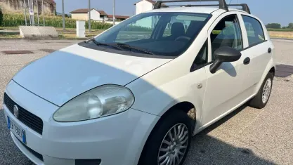 Usata Fiat Grande Punto 69 CV (50 kW) 2012 Bianco Utilitaria