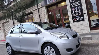 Usata Toyota Yaris 90 CV (66 kW) 2009 Berlina