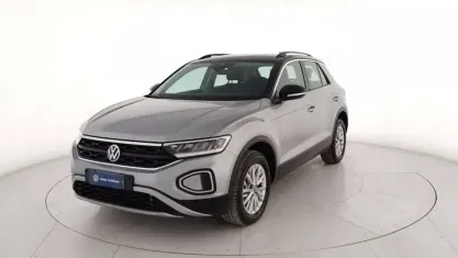 Usata VW T-Roc Life 150 CV (110 kW) 2025 Grigio metallizzato SUV