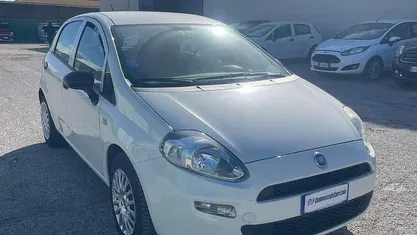 Bianco Usata 2018 Fiat Punto Furgone | 6290 € (Buon prezzo)