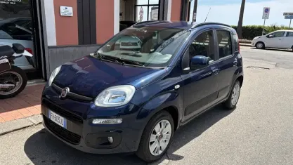 Usata Fiat Panda Lounge 69 CV (50 kW) 2017 Bluazzurro Utilitaria