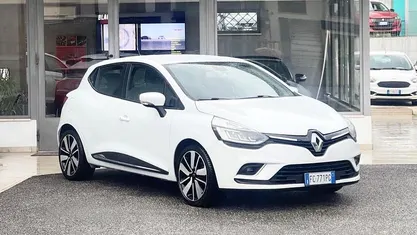 Bianco Usata 2016 Renault Clio GrandTour Station wagon | 8900 € (Buon prezzo)