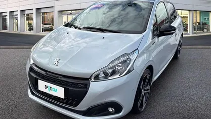 Bianco Usata 2018 Peugeot 208 GT-line Due volumi | 11.950 € (Buon prezzo)