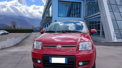 Usata Fiat Panda 4x4 Climbing 60 CV (44 kW) 2010 Rosso Utilitaria