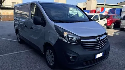 Argento Usata 2014 Opel Vivaro Monovolume | 6900 € (Super prezzo)