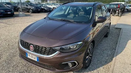 Usata Fiat Tipo Lounge 120 CV (88 kW) 2017 Marrone Station wagon