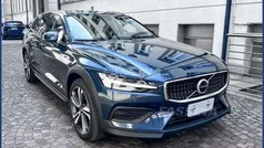 Blu Nuova 2025 Volvo V60 CC Core Station wagon | 44.900 € (Buon prezzo)