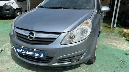 Usata Opel Corsa Cosmo 90 CV (66 kW) 2009 Utilitaria