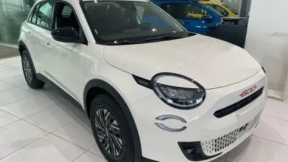 Nuova Fiat 600 Red 114 kW (156 CV) 2025 Bianco SUV