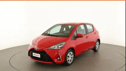 Usata Toyota Yaris Active 72 CV (52 kW) 2019 Rosso Utilitaria