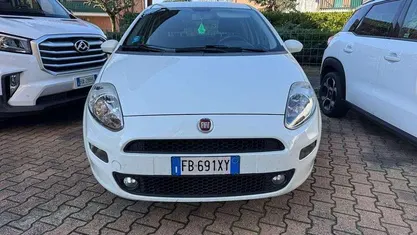 Usata Fiat Punto Street 77 CV (56 kW) 2016 Bianco Utilitaria