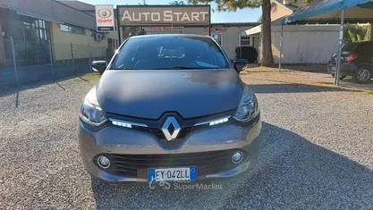 Grigio Usata 2015 Renault Clio IV Tre volumi | 8300 € (Buon prezzo)