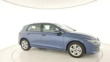 Usata VW Golf VIII Life 116 CV (85 kW) 2025 Grigio Utilitaria