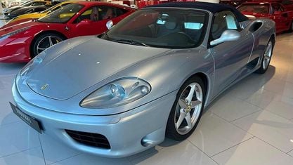 Usata Ferrari 360 400 CV (294 kW) 2002 Grigio Cabrio