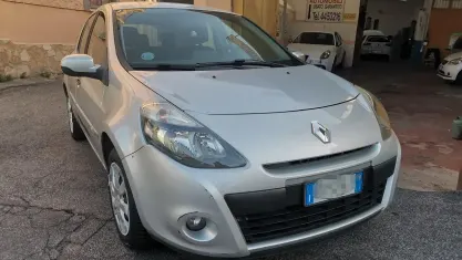 Usata Renault Clio II Dynamique 103 CV (75 kW) 2011 Grigio Berlina