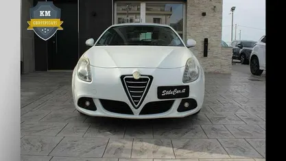 Bianco calcite Usata 2011 Alfa Romeo Giulietta Progression Tre volumi | 2999 € (Buon prezzo)