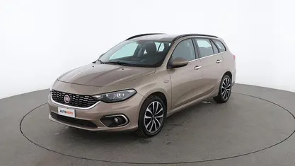 Oro Usata 2019 Fiat Tipo Lounge Station wagon | 10.599 € (Buon prezzo)