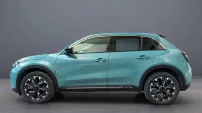 Usata Fiat 600 La Prima 110 CV (80 kW) 2025 Azzurro acqua SUV