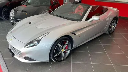Usata Ferrari California 560 CV (411 kW) 2016 Cabrio