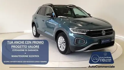 Usata VW T-Roc Life 110 CV (80 kW) 2023 Blu SUV