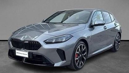Begagnad BMW 118 M Sport 150 HK (110 kW) 2025 Grå Halvkombi