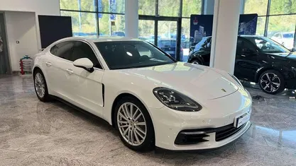Usata Porsche Panamera 441 CV (324 kW) 2018 Nero Berlina