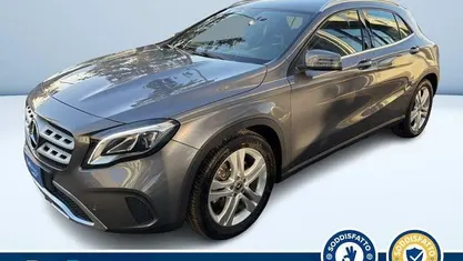 Grigio metallizzato Usata 2017 Mercedes GLA250 SUV | 22.800 € (Buon prezzo)