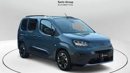 Usata Fiat Doblò 131 CV (96 kW) 2025 Blu Monovolume