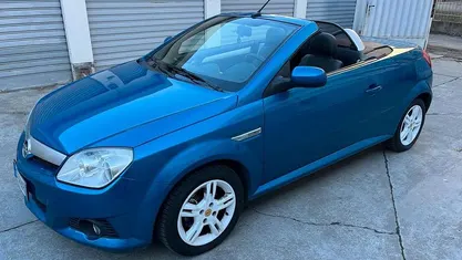 Usata Opel Tigra Sport 90 CV (66 kW) 2005 Blu Cabrio