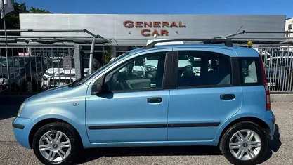 Usata Fiat Panda Emotion 60 CV (44 kW) 2006 Azzurro Utilitaria