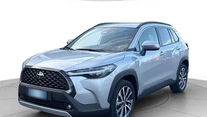 Argento Usata 2025 Toyota Corolla Cross Trend SUV | 30.500 € (Buon prezzo)