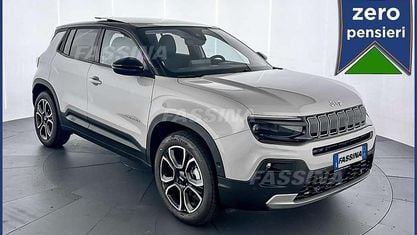 Ny Jeep Avenger Summit 101 HK (74 kW) 2025 Grå SUV