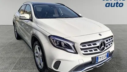 Usata Mercedes GLA200 136 CV (100 kW) 2018 Bianco SUV