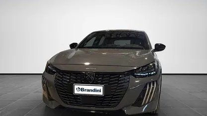Usata Peugeot e-208 GT 114 kW (156 CV) 2025 Grigio Utilitaria