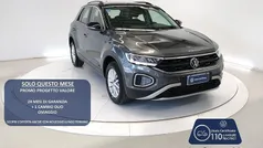 Grigio scuro Usata 2024 VW T-Roc Life SUV | 25.700 € (Ottimo prezzo)