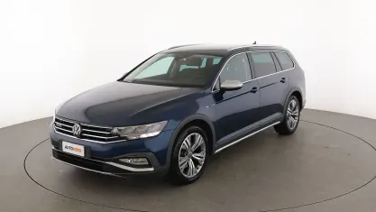 Usata VW Passat 190 CV (139 kW) 2021 Blu