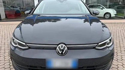 Usata VW Golf VII Life 115 CV (84 kW) 2021 Grigio Utilitaria