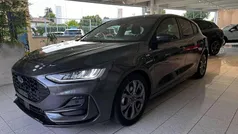 Grigio metallizzato Usata 2024 Ford Focus ST-Line Tre volumi | 19.400 € (Ottimo prezzo)