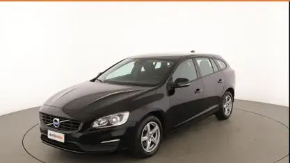 Usata Volvo V60 Kinetic 120 CV (88 kW) 2016 Nero Station wagon